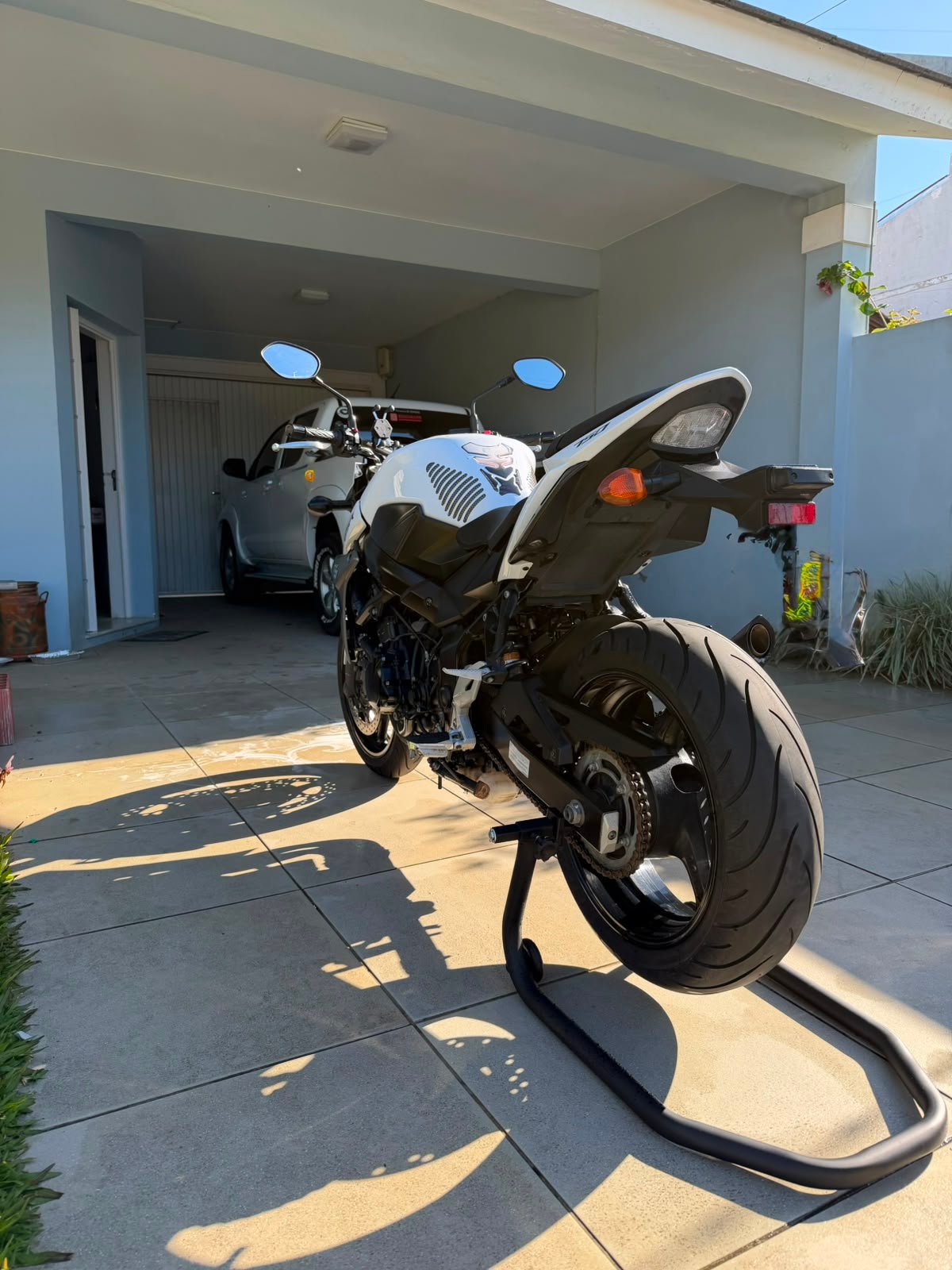 SUZUKI GSR 750 ABS 2016 - Imagem 2