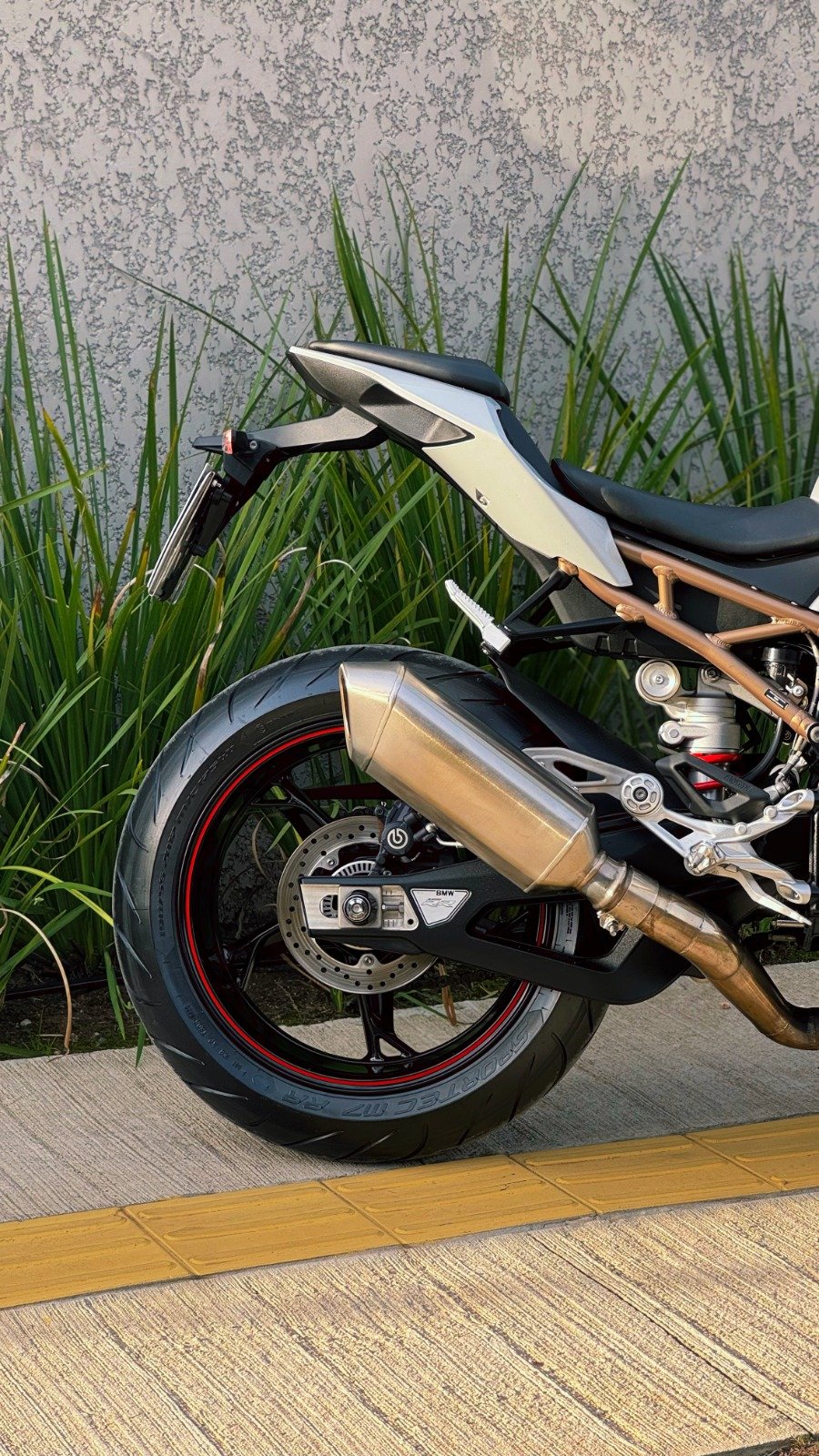 BMW S 1000 RR 2022 - Imagem 8