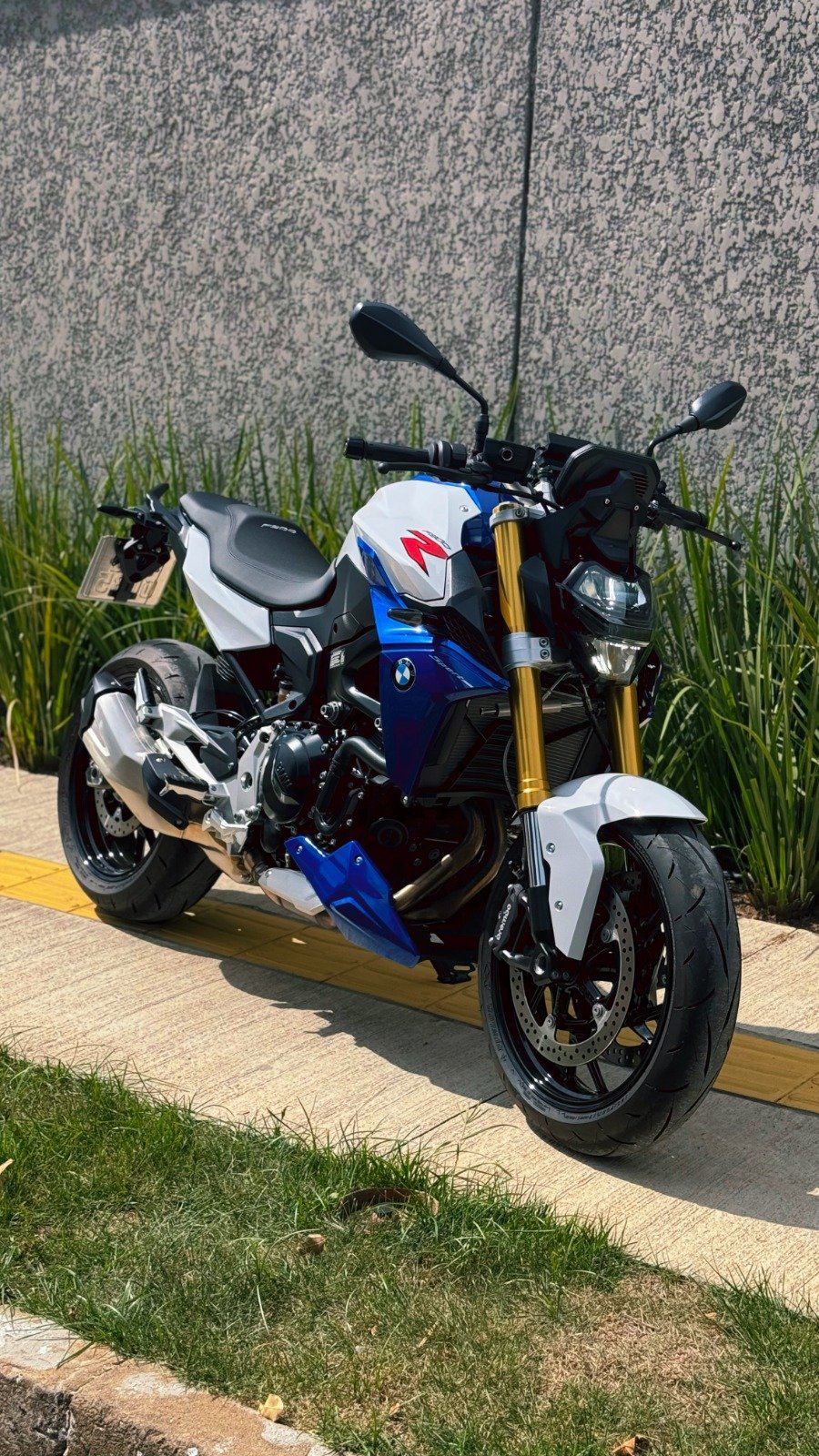BMW F 900 R SPORT PLUS 2024 - Imagem 2