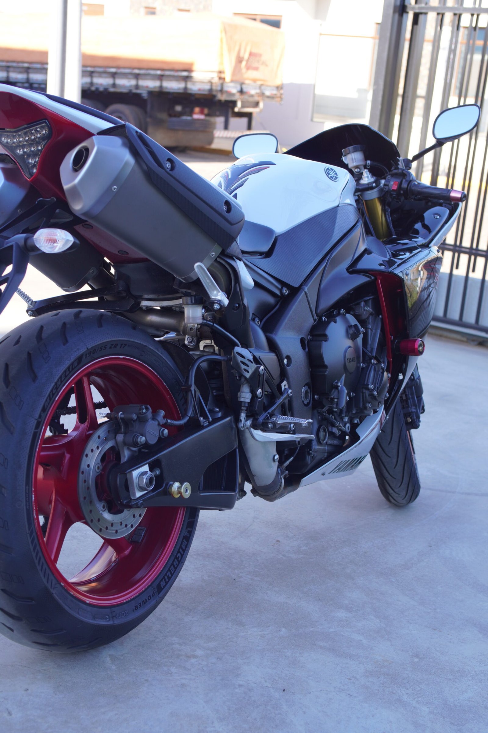 Yamaha YZF-R1 2013 - Imagem 5