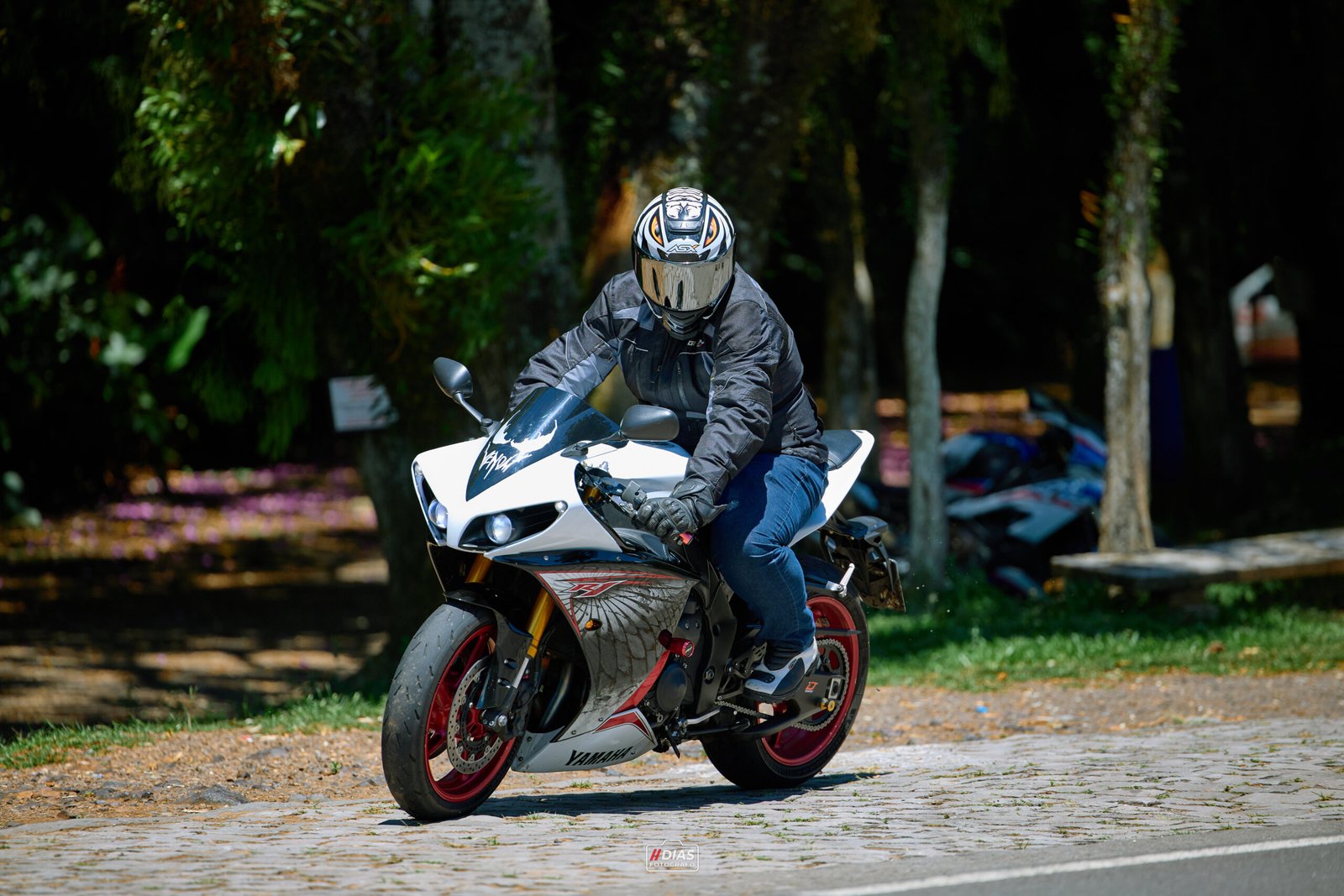 Yamaha YZF-R1 2013 - Imagem 12