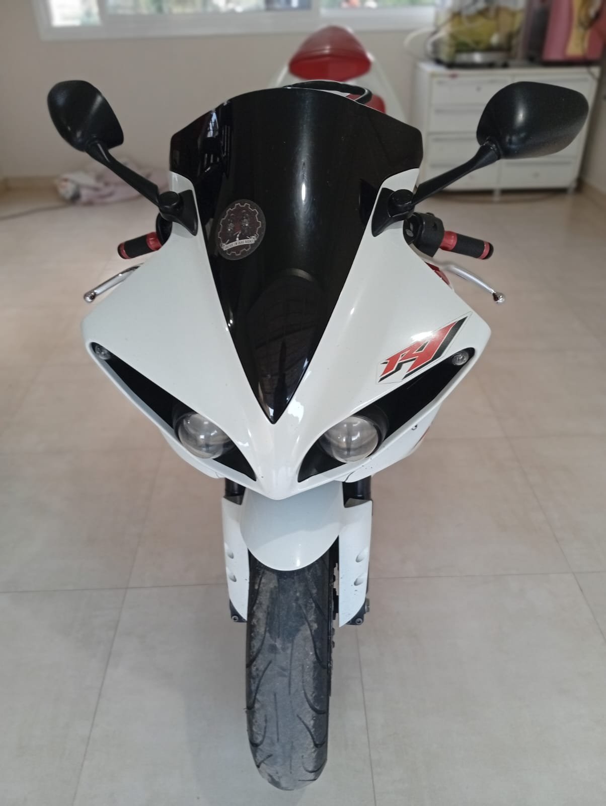 Yamaha YZF-R1 2009 - Imagem 2